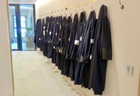À Aix, les futures robes noires se frottent au concret